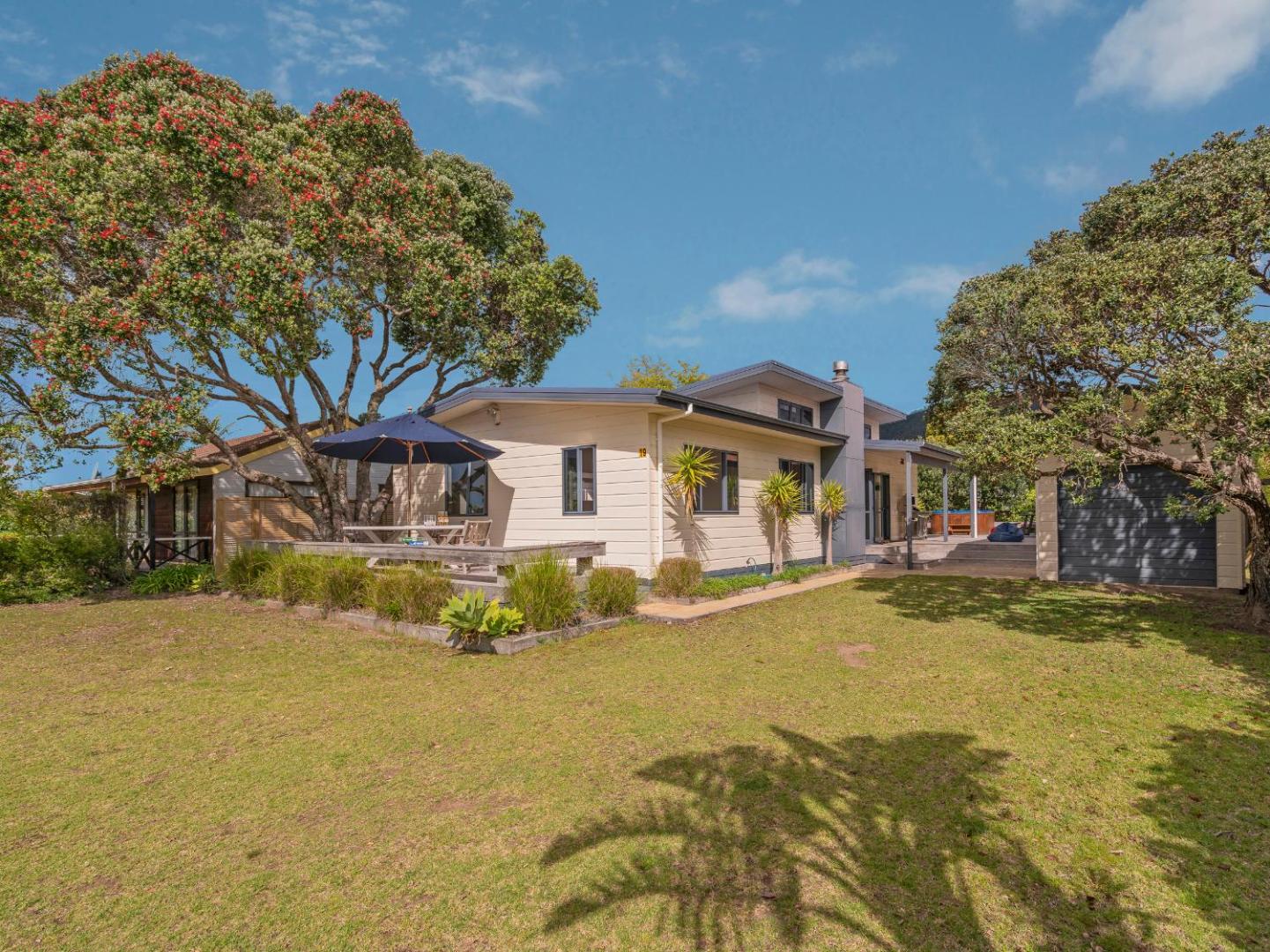 Upsides and Good Vibes – Pauanui Holiday Home